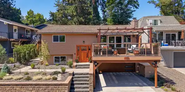 1012 S Liberty Dr