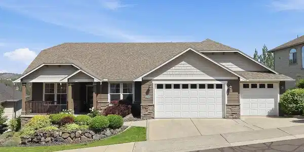 1211 E Quartz Ln