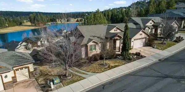 813 E Wandermere Estates