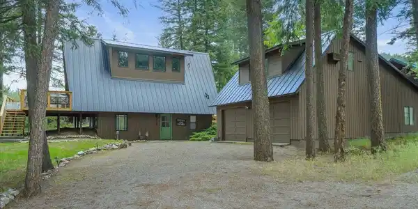4566 Wanakiwin Dr