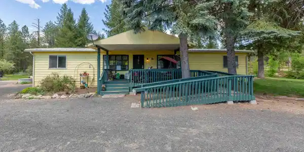 37717 N-Lakeside Dr