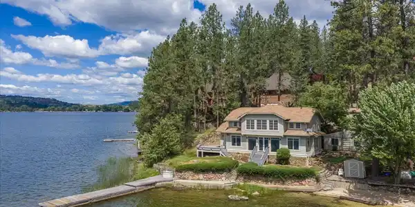 1014 S Lakeside Rd