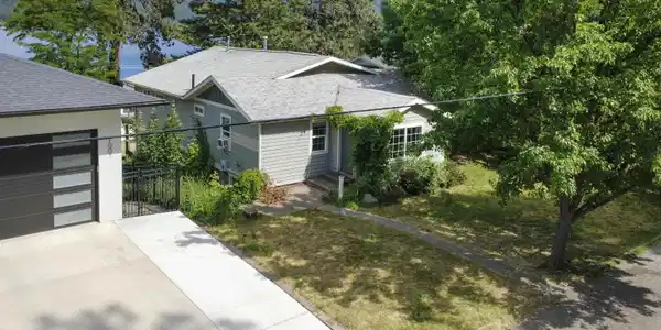 1011 S Wright Blvd
