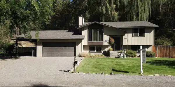 207 E Franklin Dr