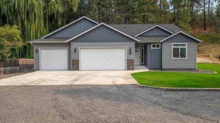 209 E Franklin Dr