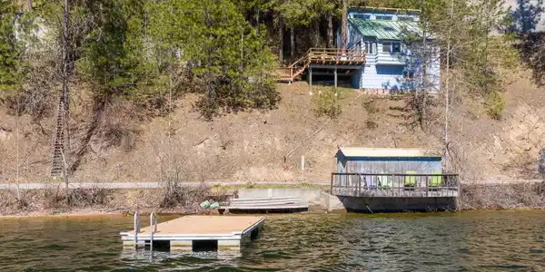 3959 N Deer Lake