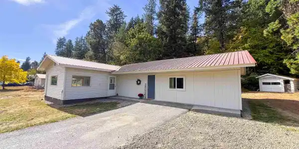 18 Columbia Dr