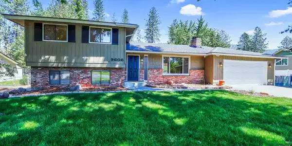 9606 W Nelson
