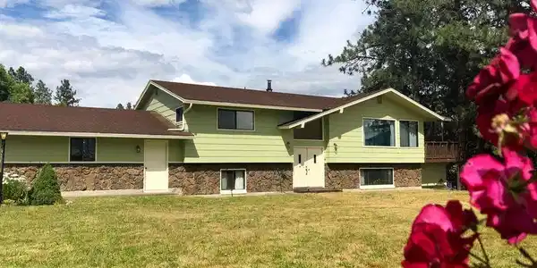 7 E Riverwood