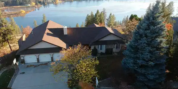 10725 W-Lakeside Ln