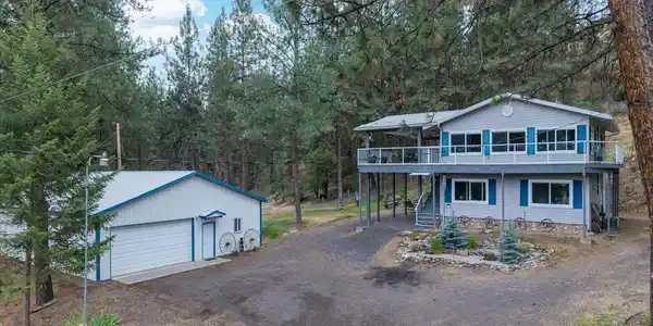 42049 Porcupine Bay N Rd