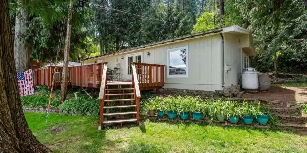 11715 N Honeymoon Bay Rd