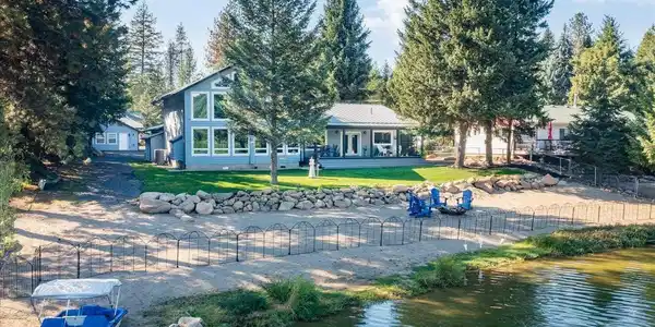 38112 N Lakeside