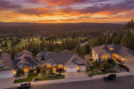 1211 E Quartz Ln