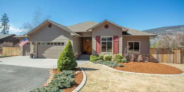 1360 Grandview Dr