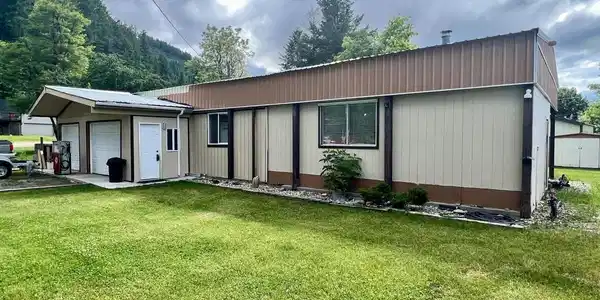3800 Rainbow Dr