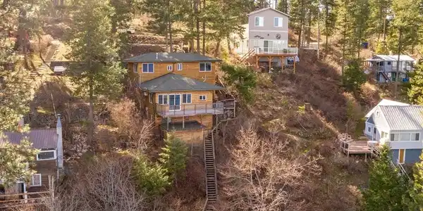 45188 Lake Shore Homes
