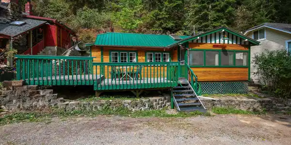 11815 N Honeymoon Bay Rd