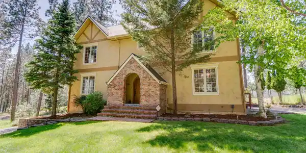 608 S Lakeside Rd