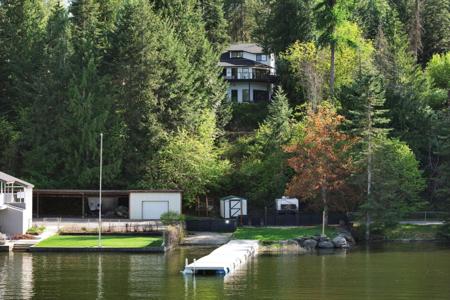 11624 N West Newman Lake Rd