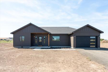 25751 Westfield Ln