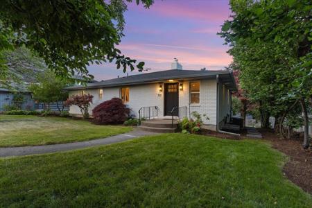 921 S Wright Blvd