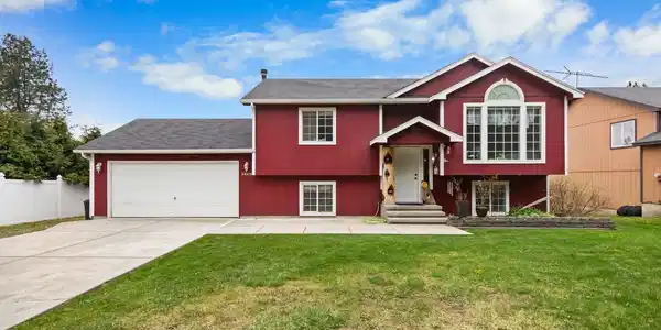 38215 N Frontage Rd