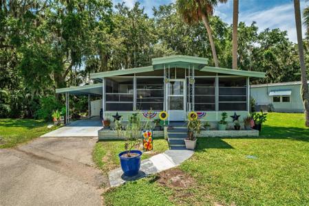 10 COCOS PLUMOSA DRIVE