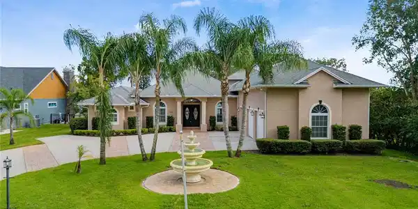 6358 OAK SHORE