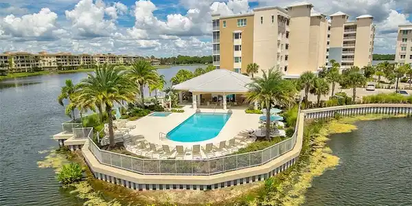 10520 BOARDWALK LOOP