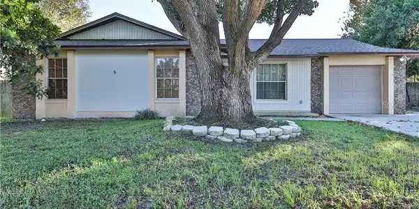 930 POPLAR DRIVE