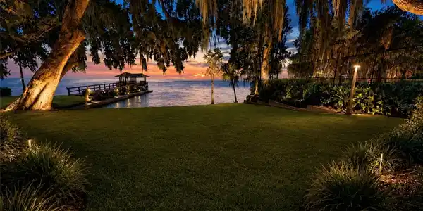 1341 W LAKESHORE DRIVE