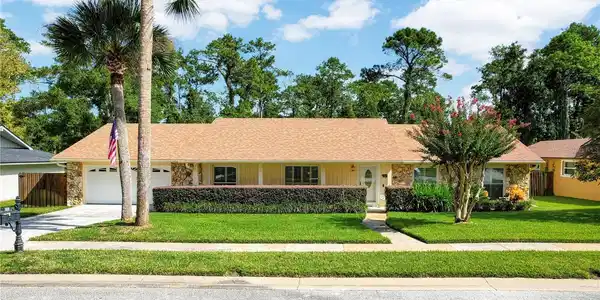 215 HICKORY DRIVE