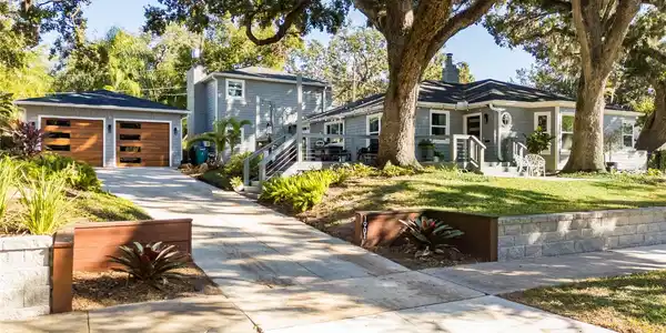 1901 UNIVERSITY DRIVE
