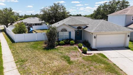 2043 CORNER TREE COURT