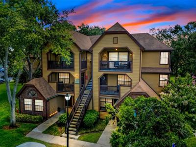 325 LAKEPOINTE DRIVE