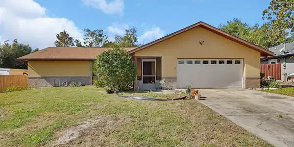 1622 OAKLAND DRIVE