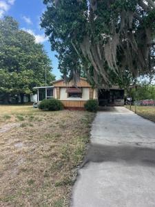 12203 LAKEVIEW DRIVE