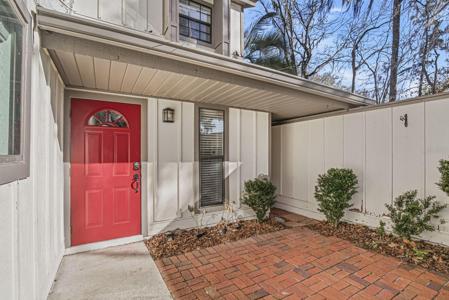 5528 SW 4TH PLACE