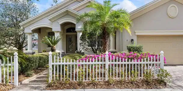 9 IBIS COURT N