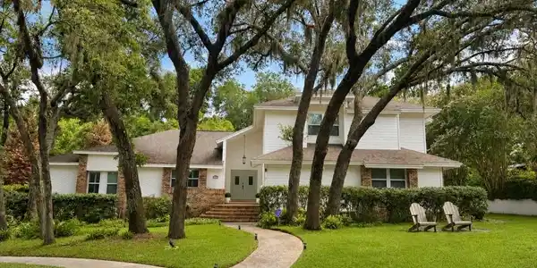 104 STONEBROOK COURT