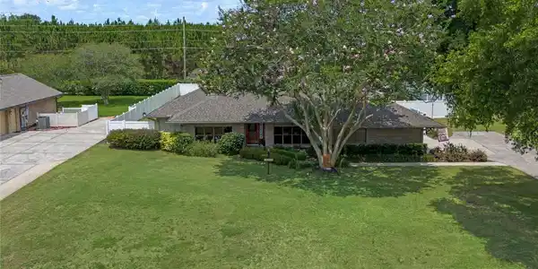 1230 GRAY COURT