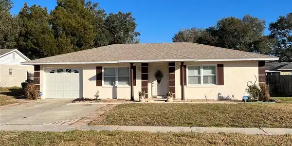 2711 LAKEWOOD