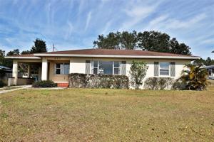 851 LAKESHORE