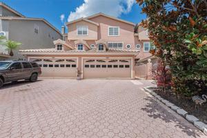 1704 LAGO VISTA