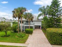 1006 LAKE AVOCA