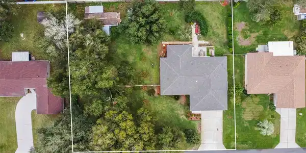 1124 WOODCREST