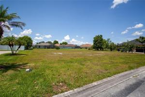 7371 BENT GRASS DR