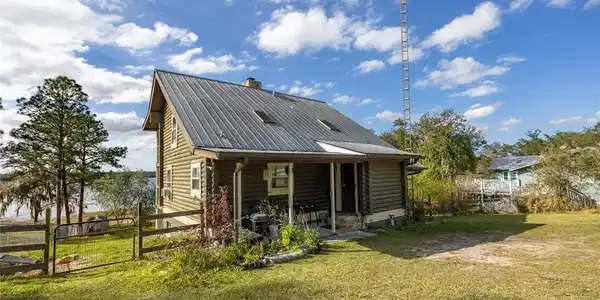 210 LAKE RAY