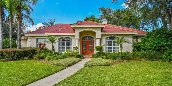 1642 MAJESTIC OAK